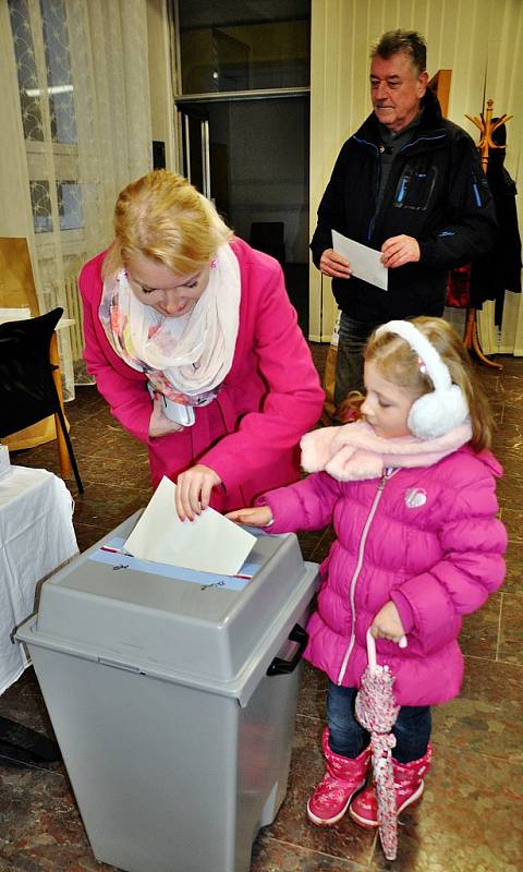 První volební den v teplickém volebním okrsku 29