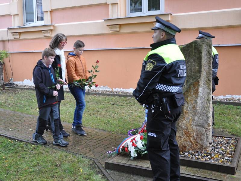 V Dubí si připomněli 98. výročí vzniku samostatného státu. 