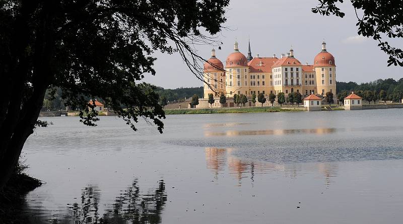 Zámek Moritzburg najdete nedaleko Drážďan.