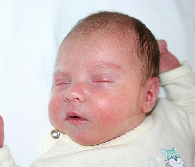 Mamince Simoně Štolbové z Bíliny se v Mostě 22. února v 9.50 hodin narodila dcera Daniela Štolbová. Měřila 54 centimetrů a vážila 3,71 kilogramu.