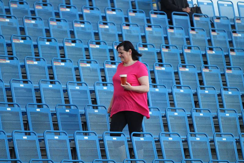 Diváci na fotbale Teplice - Pardubice