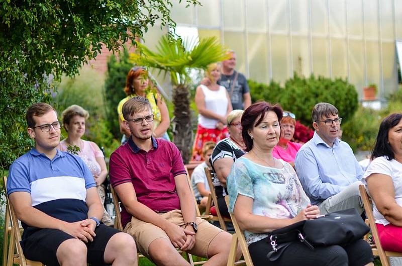 Koncert v Botanické zahradě.