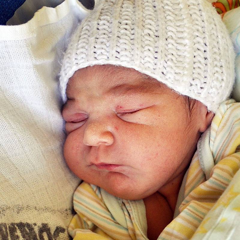 Juana Mirgová se narodila Miroslavě Mirgové z Košťan 14. června  v 10.29  hod. v teplické porodnici. Měřila 47 cm a vážila 3,35 kg.