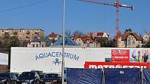 Teplické Aquacentrum prochází rekonstrukcí. Stavební ruch zatím panuje v okolí haly. Do interiéru se stavební práce přesunou z části už v dubnu, od května pak bude na 5 měsíců areál mimo provoz.