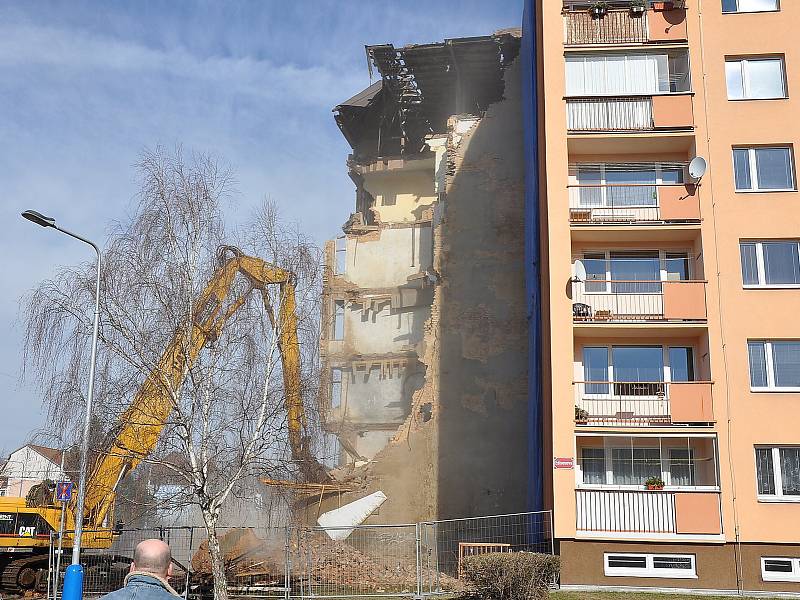 Demolice bývalého hotelu Imperiál začala.