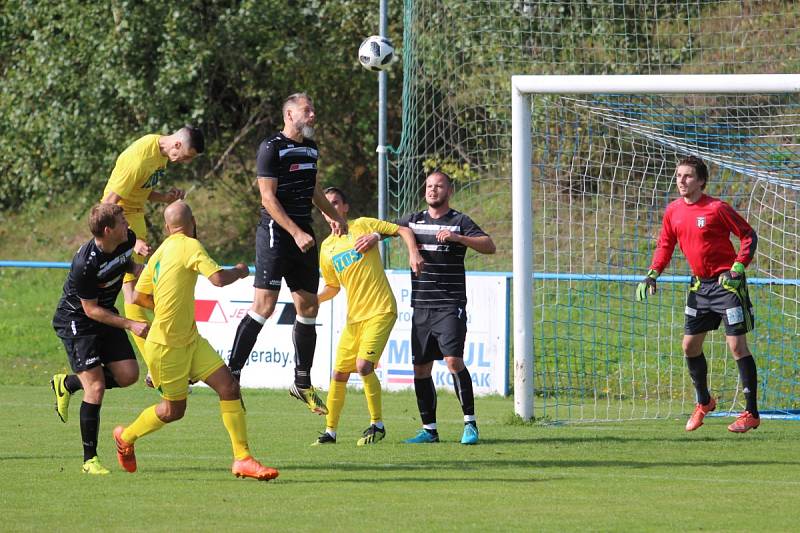 Oldřichov (v černém) - Žatec 1:0