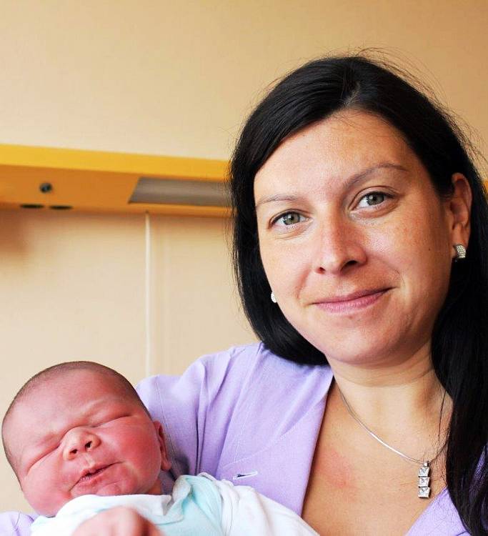 Mamince Anně Sýkorové z Bíliny se 31. srpna v 15.59 hod. v ústecké porodnici narodil syn Radek Sýkora. Měřil 54 cm a vážil 4,35 kg.