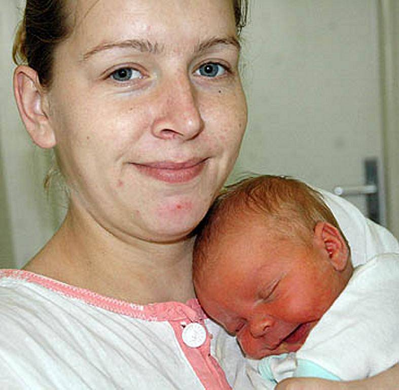Anně Veitové z Oseka se v teplické porodnici 15. října ve 13.55 hod. narodil syn Michal Venclík. Měřil 52 cm a vážil 3,50 kg.