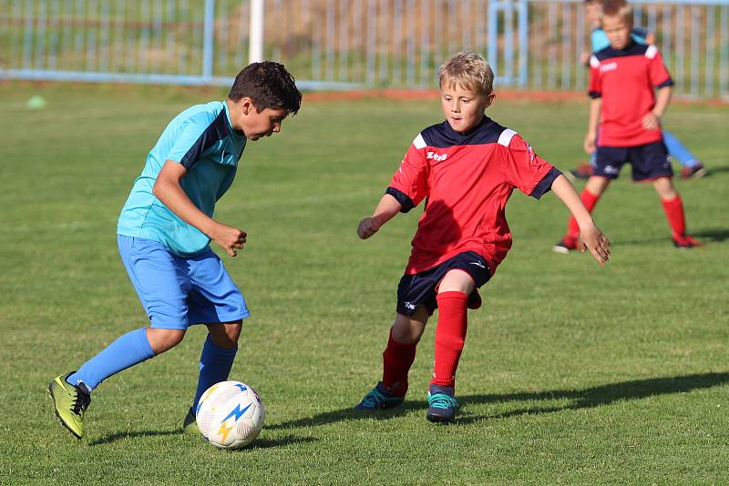 Satelitní turnaj přípravek v Ohníči, kterého se zúčastnil domácí tým (modré dresy), Krupka (červené dresy) a Proboštov (bílé dresy).