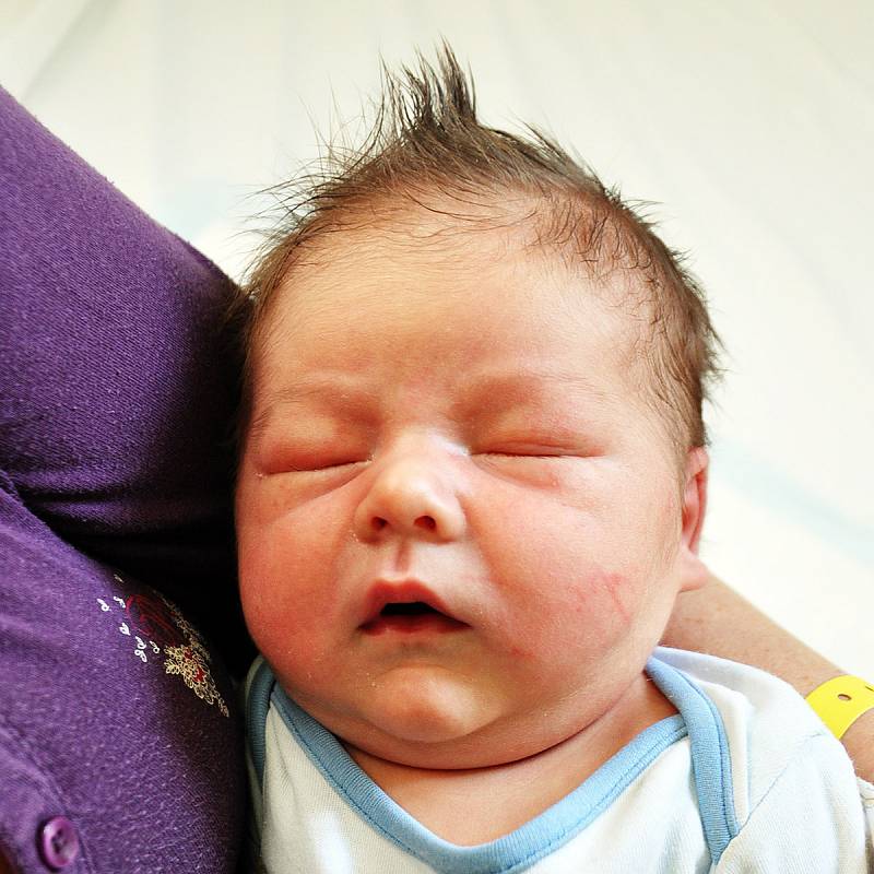 Maximilian Josef Saffert se narodil Marii Bohatové z Teplic 16. října v teplické porodnici v 4,33 hodin. Měřil 55 cm, vážil 4,55 kg