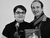 Autoři knihy Marian Hochel a Marta Pavlíková.