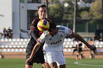 Jablonečtí fotbalisté na herním kempu ve Španělsku (v černém) remizovali s Lokomotivem Moskva 1:1. Foto: FK Jablonec/Martin Bergman