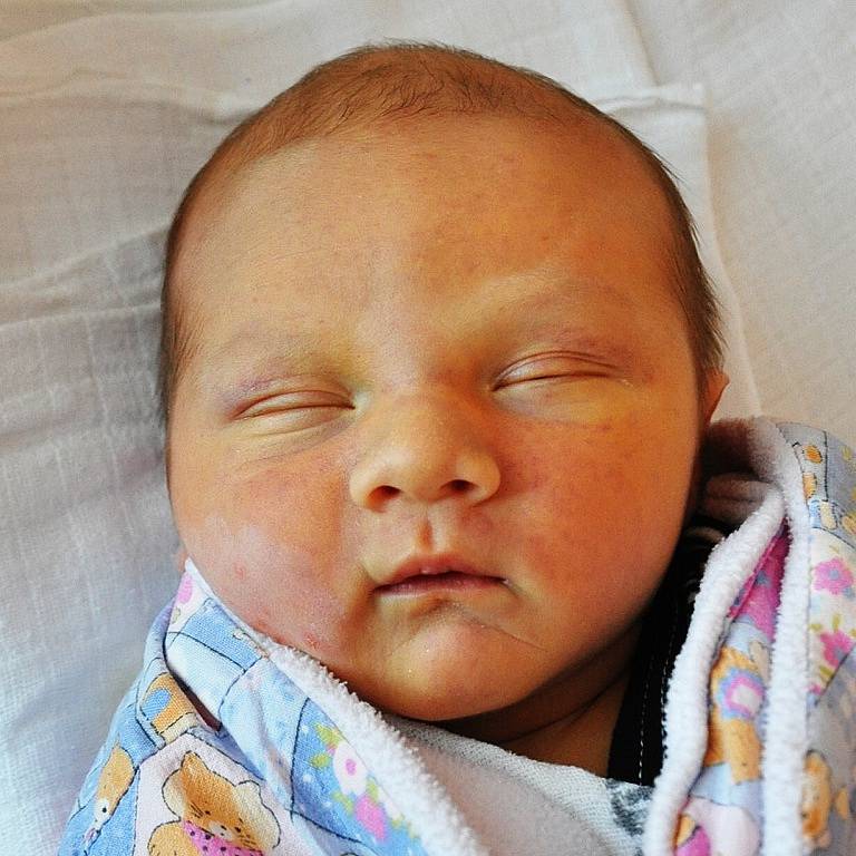 MATYÁŠ HYKYŠ se narodil Lence Hykyšové z Teplic  6. února ve 12.00 hod. v teplické porodnici. Měřil 50 cm a vážil 3,65 kg.