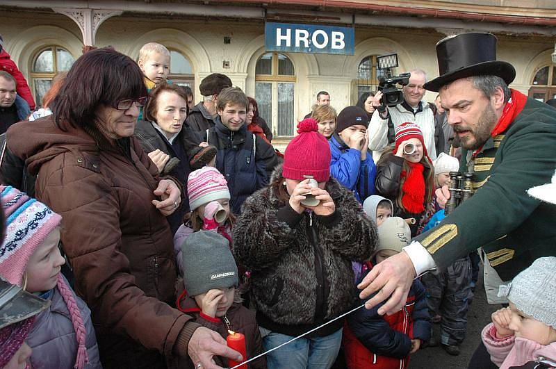 Do hor vyrazil Mikulášský expres se třemi stovkami lidí