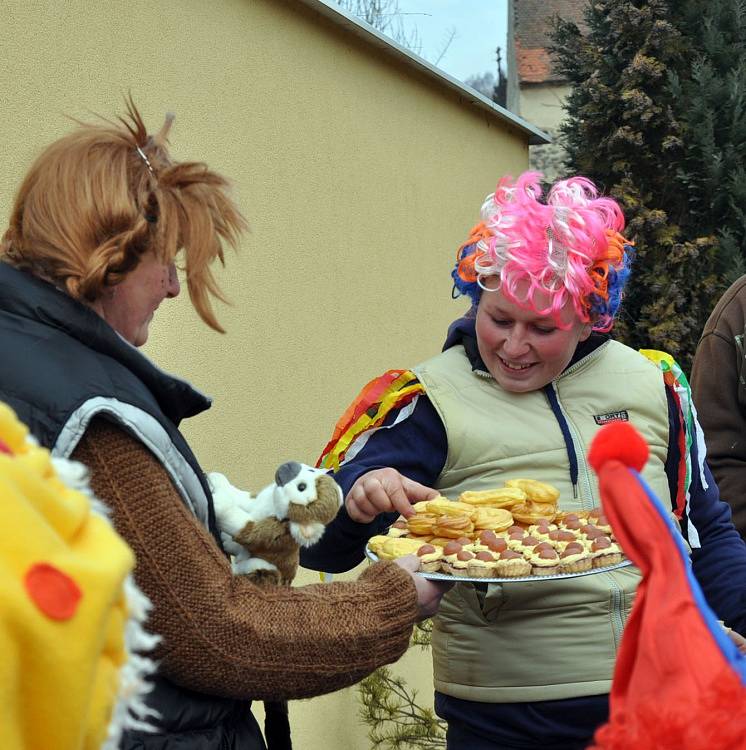 Masopustní veselici si užívali v sobotu v Červeném Újezdu 