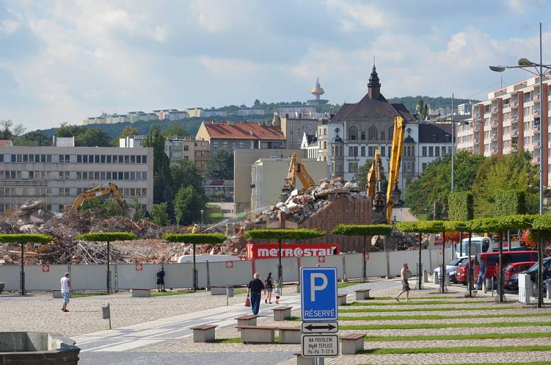 Prior už leží na zemi