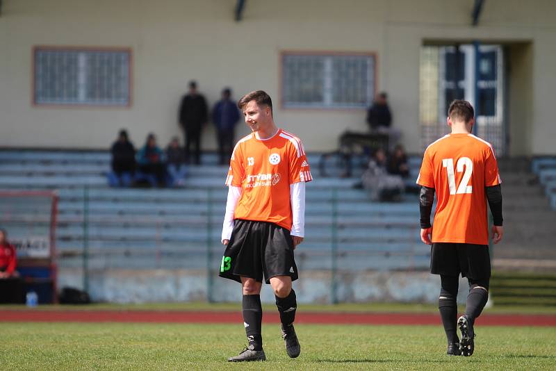 I. B třída: Unčín - Svádov (v oranžovém) 0:2