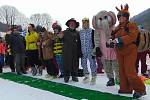 Tradiční karneval na sněhu zakončil v neděli 28. ročník lyžařské školy Snow v Mikulově na Teplicku.