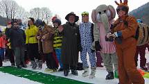 Tradiční karneval na sněhu zakončil v neděli 28. ročník lyžařské školy Snow v Mikulově na Teplicku.