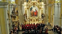 Podzimní koncert "Ve světle hudby" se konal v kostele sv. Petra a Pavla v Oseku.