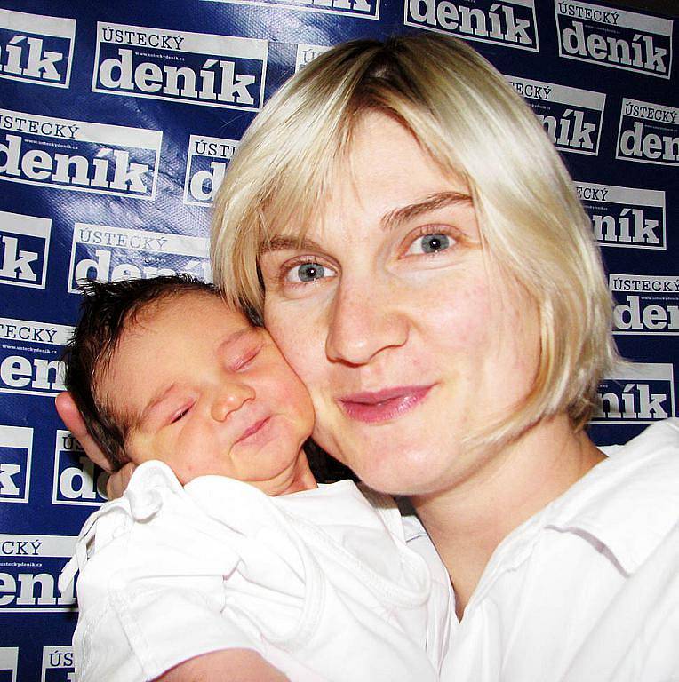 Haně Slukové z Bíliny se 16. října ve 22.10 hodin v ústecké porodnici narodila dcera Barbora Sluková. Měřila 49 cm a vážila 3,2 kg.