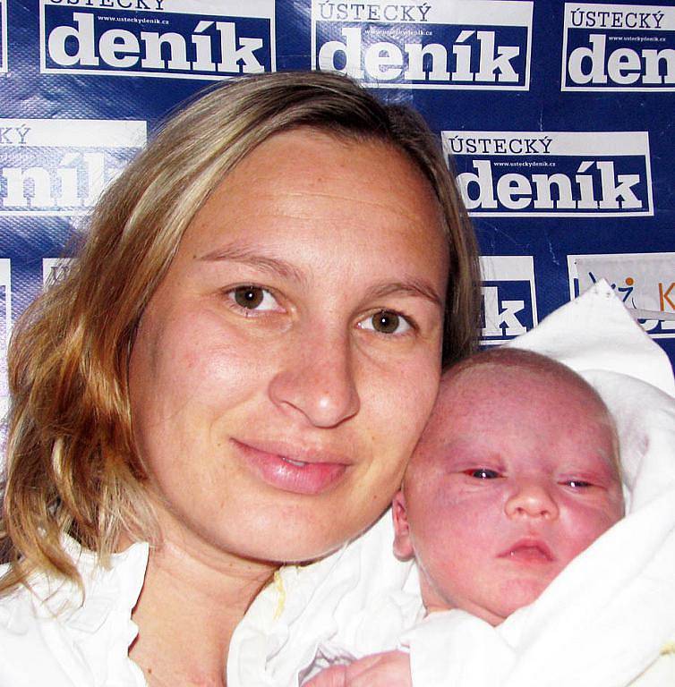 Janě Šulcové z Krupky se 21. října v 5.52 hodin v ústecké porodnici narodil syn Robert Stehlík. Měřil 52 cm a vážil 4,2 kg.