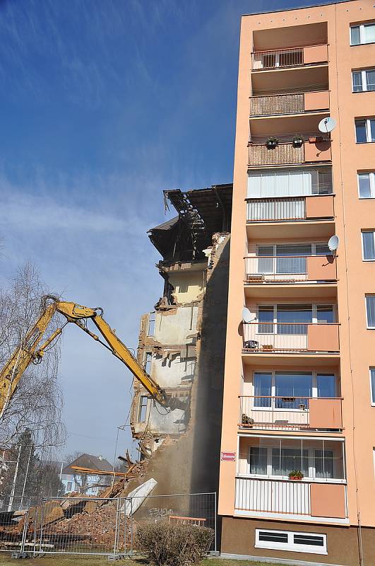 Demolice bývalého hotelu Imperiál začala.