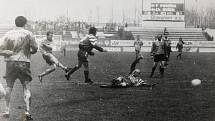 Devadesátky v Teplicích - duben 1997, Teplice - Olomouc 0:0, na bránu Sigmy střílí Fousek