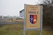 Obec Srbice.