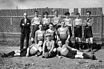 Fotbalový tým ze Záluží ve 30. letech minulého století.