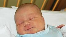Mamince Evě Albrechtové z Teplic se v ústecké porodnici 1. května ve 14.14 hodin narodila dcera Karina Kovářová. Měřila 49 cm a vážila 3,53 kg.