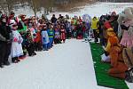 Tradiční karneval na sněhu zakončil v neděli 28. ročník lyžařské školy Snow v Mikulově na Teplicku.