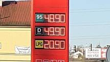 Petrol Srbice. Nafta 49.90 a Natural 48.90 korun. Ceny pohonných hmot v Teplicích, dopoledne 11. 3. 2022