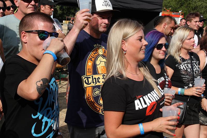 Z festivalu Rock u rybníka, který se konal v sobotu v Proboštově