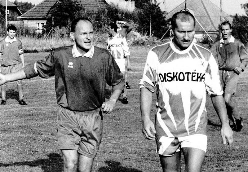 Okresní derby I. A - třídy mezi SK Kopisty a SFK Meziboří. 90. léta minulého století.