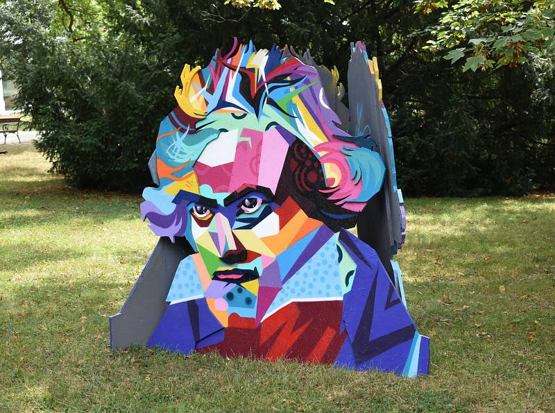 Vernisáž podobizen Beethovena v Lázeňském parku v Teplicích
