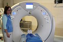 Nový přístroj pro počítačovou tomografii začal sloužit v teplické nemocnici.