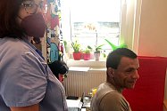 Očkování bezdomovců v Teplicích.