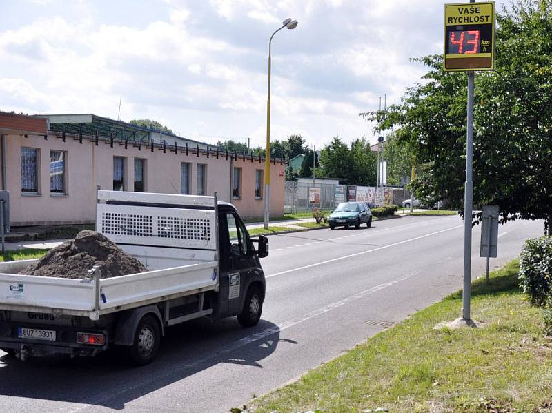 Na vjezddech do města Duchcova byly nainstalovány nové moderní radary, které jsou zatím ve zkušebním provozu.