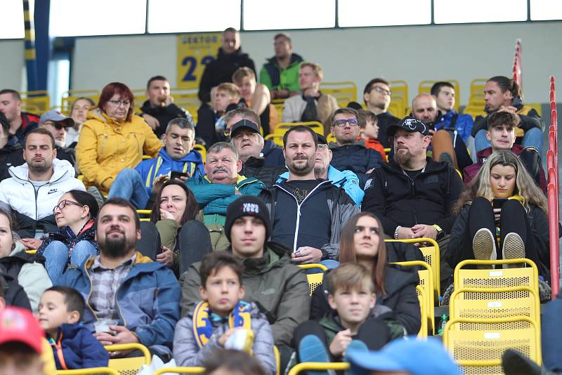 Diváci na fotbale Teplice - Pardubice