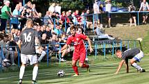 MOL Cup 2019 1. kolo - Fotbalisté Srbic (černobílí) podlehli v pohárovém utkání Královu Dvoru (červení) 1:2. Hrálo se na stadionu v Chlumci.