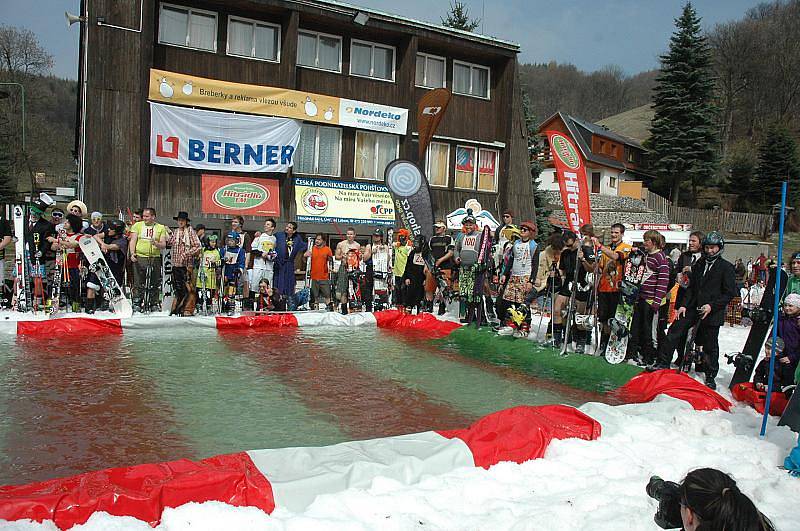 WATERSLIDE NA BOUŘŇÁKU