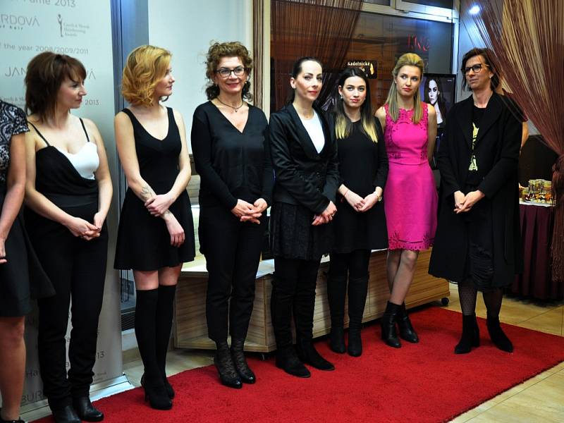 6. ročník Proměn s Deníkem pomohl šesti dámám, aby vypadaly a hlavně se cítily lépe a sebevědoměji. Vítězkou se stala Helena Petrásková.