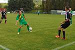Ve druhém kole krajského přeboru vyhráli fotbalisté Žatce (zelení) na půdě Modlan.