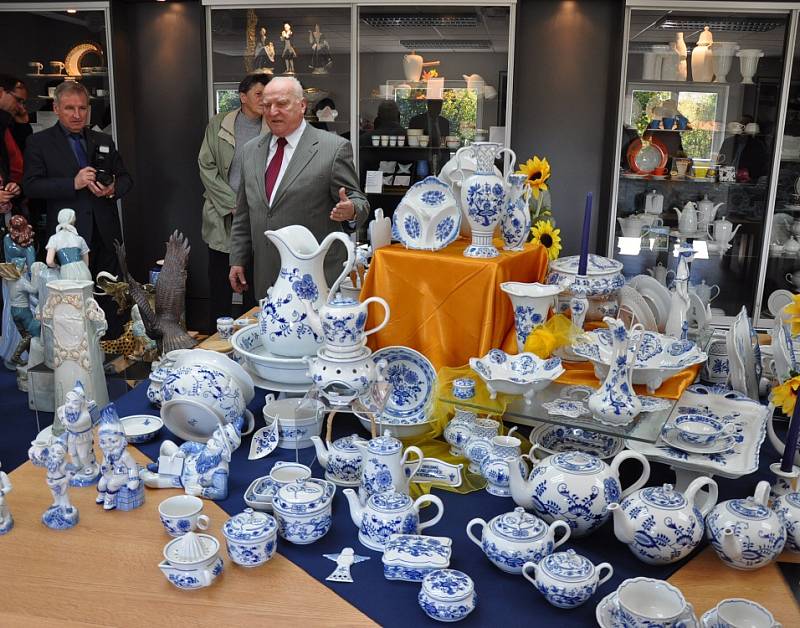 V Dubí byl slavnostně otevřen „Dům porcelánu s modrou krví“