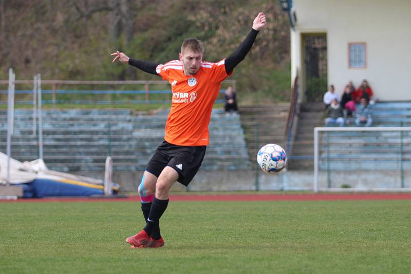 I. B třída: Unčín - Svádov (v oranžovém) 0:2