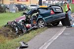 Tragická nehoda auta a autobusu u Srbic