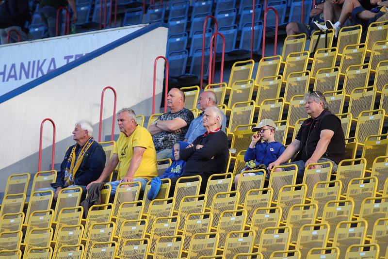 Diváci na fotbale Teplice - Pardubice