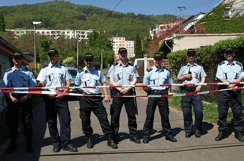 Dělnická strana měla mítink v Krupce, policejní manévry, střety s Antifou a další.