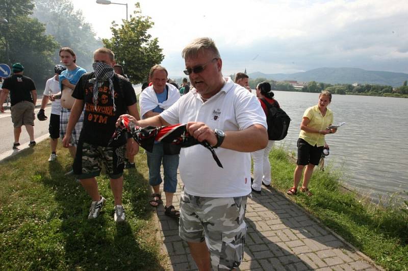 Střet policie s extrémisty v Duchcově